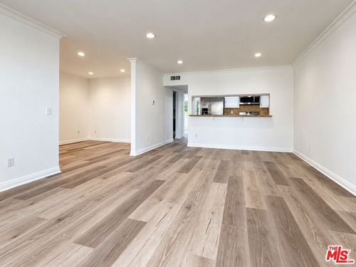 111-333 Burchett St, Glendale, CA, 91203-1219 | Card Image