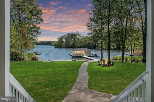 326 Anna Highview Dr, BUMPASS, VA, 23024-4648 | Card Image