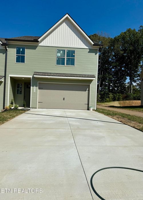 1820 Bennett Village Dr, Maryville, TN, 37804 | Card Image