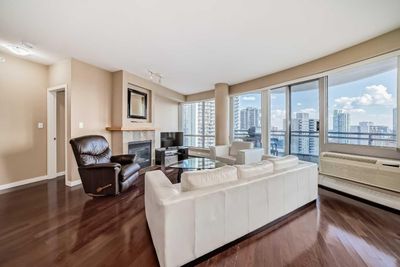 2302 - 1078 6 Ave Sw, Condo with 2 bedrooms, 2 bathrooms and 2 parking in Calgary AB | Image 3