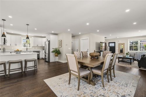 132 S Rose St, East Providence, RI, 02914-2907 | Card Image