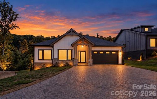333 Avery Trail Dr, Arden, NC, 28704-1567 | Card Image
