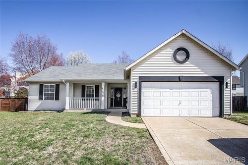 1870 Charleston Estates Dr, Florissant, MO, 63031-1058 | Card Image