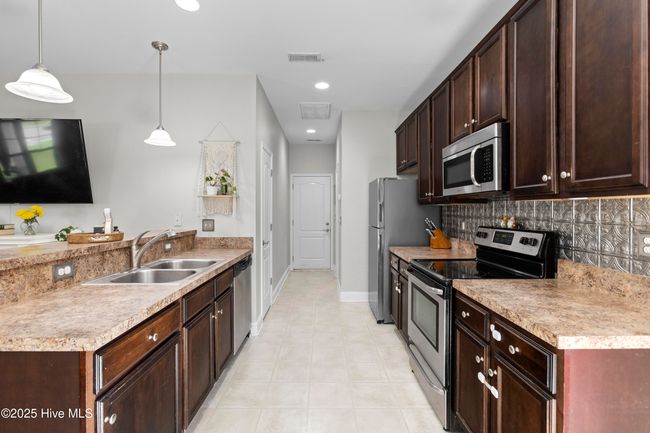 208 Murifield Dr, House other with 3 bedrooms, 3 bathrooms and 2 parking in Jacksonville NC | Image 8