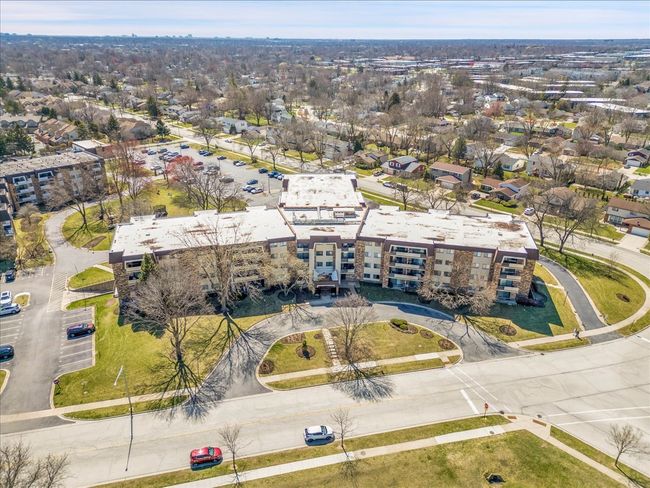 UNIT-114 - 3350 N Carriageway Dr, Condo with 2 bedrooms, 2 bathrooms and 1 parking in Arlington Heights IL | Image 31