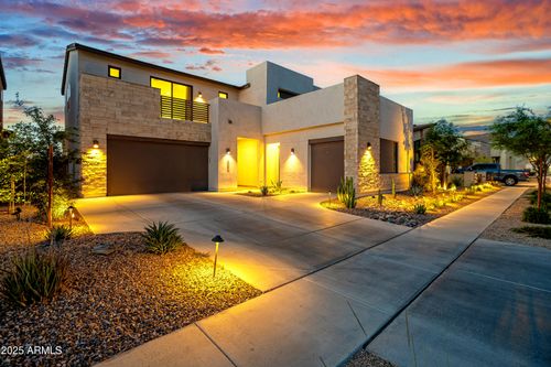 826 E Buist Ave, Phoenix, AZ, 85042-5187 | Card Image