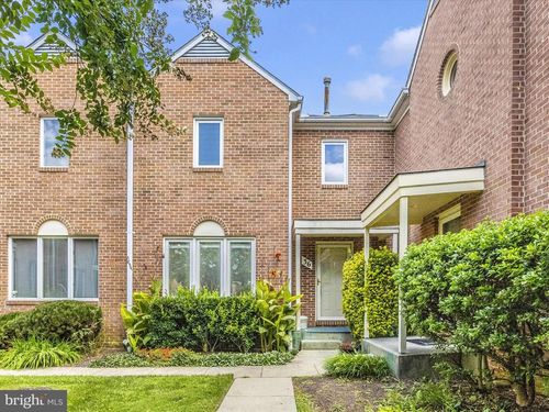 36 Rockcrest Cir, ROCKVILLE, MD, 20851-1600 | Card Image