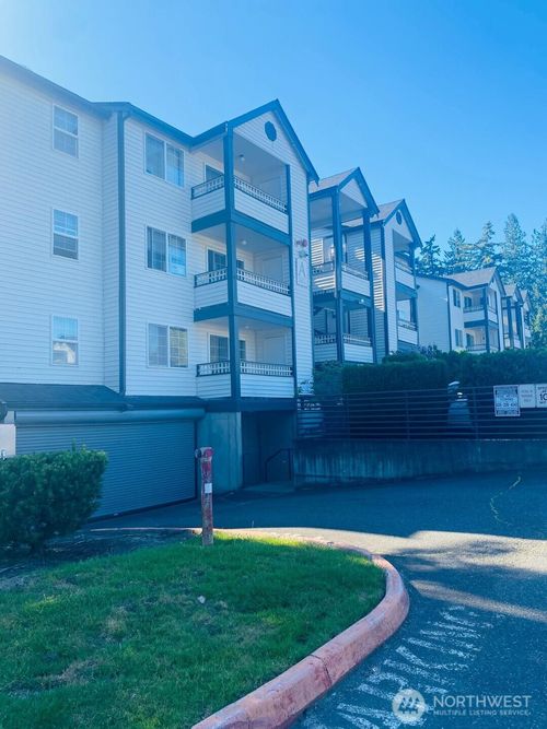 a201-10824 Se 170th St, Renton, WA, 98055-5946 | Card Image