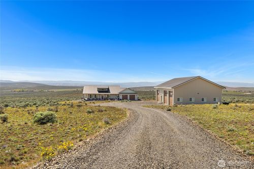 1560 Sage Hills Dr, Ellensburg, WA, 98926-5198 | Card Image