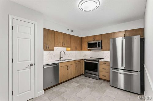 f-918 Hanna Place Ct, Manchester, MO, 63021-6888 | Card Image