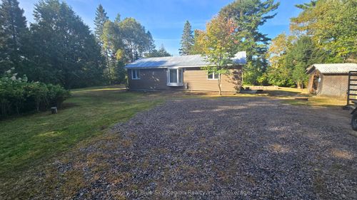 531 Oakwood Rd, Powassan, ON, P0H1Z0 | Card Image