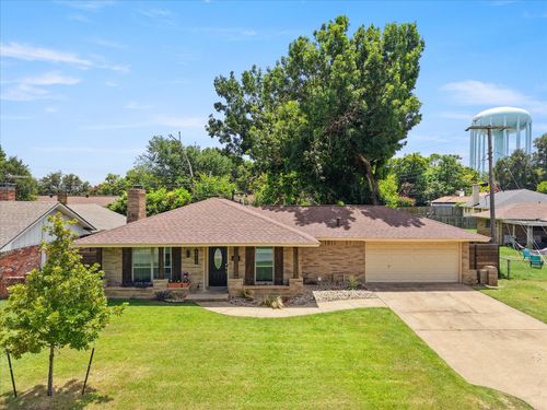 4904 Fall River Dr, Fort Worth, TX, 76103-1208 | Card Image