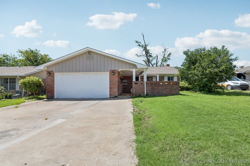 6922 15th Pl, Tulsa, OK, 74112-7433 | Card Image