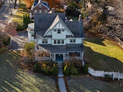 206 Franklin St, Newton, MA, 02458-2330 | Card Image