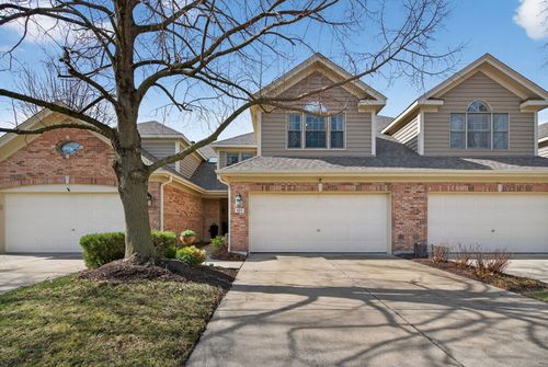 811 King Henry Ln, St. Charles, IL, 60174-7845 | Card Image