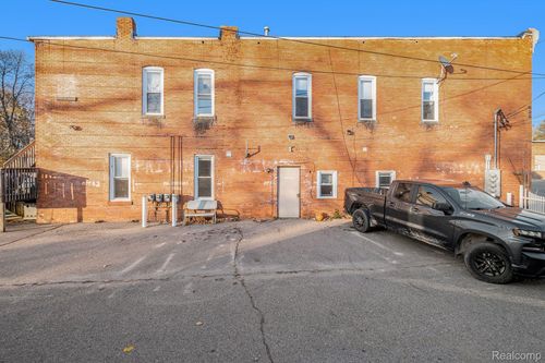 140 S Saginaw St, Byron, MI, 48418-9584 | Card Image