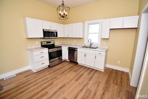 208 W Jefferson Street, Frankfort, IN, 46041-1643 | Card Image