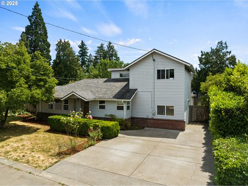 2518 Se Chestnut St, Milwaukie, OR, 97267 | Card Image
