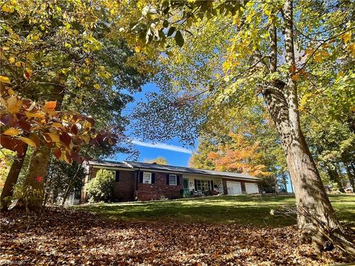 357 Holly Hill Street, North Wilkesboro, NC, 28659 | Card Image