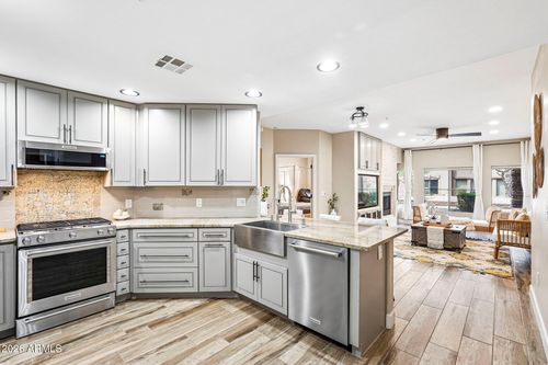 1250-5350 E Deer Valley Dr, Phoenix, AZ, 85054-4126 | Card Image