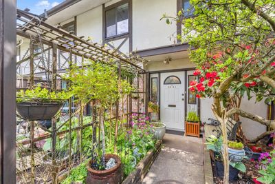 8861 Horne St, Townhouse with 3 bedrooms, 1 bathrooms and 1 parking in Burnaby BC | Image 3