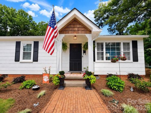 214 Oakwood Ave, York, SC, 29745-1816 | Card Image