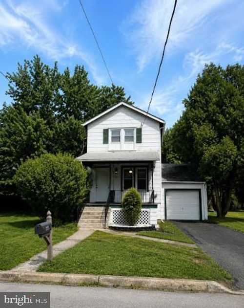 2260 W Walnut St, COLMAR, PA, 18915-9409 | Card Image