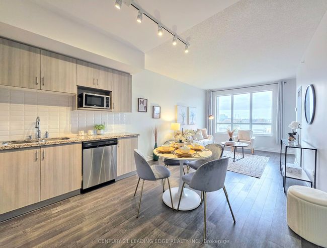 510 - 38 Cedarland Dr, Condo with 2 bedrooms, 2 bathrooms and 1 parking in Markham ON | Image 6