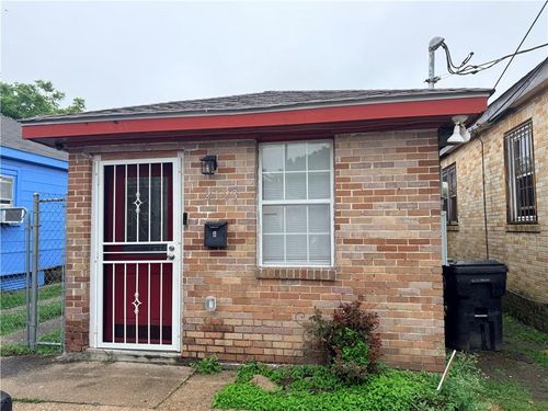 2123 Marigny St, New Orleans, LA, 70117-8043 | Card Image