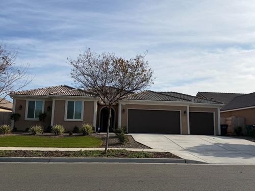 2215 Madeline Dr, Hanford, CA, 93230-8989 | Card Image