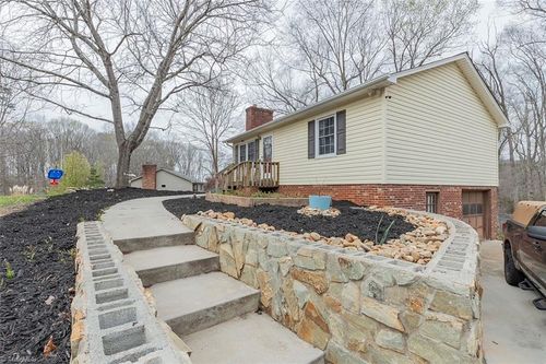 2047 Old Mountain Road, Lexington, NC, 27292 | Card Image