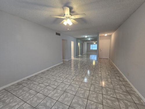 707-5840 Ne 22nd Way, Fort Lauderdale, FL, 33308-2666 | Card Image