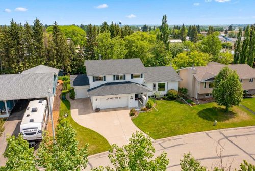 4809 59 St, Lacombe, AB, T4L1M5 | Card Image