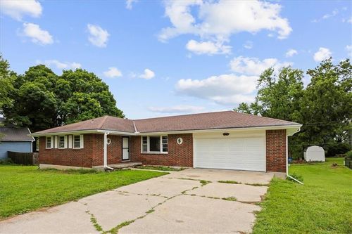104 N June St, Dearborn, MO, 64439-9109 | Card Image