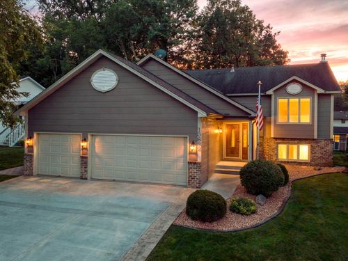 13632 Bryant Pl S, Burnsville, MN, 55337-7117 | Card Image