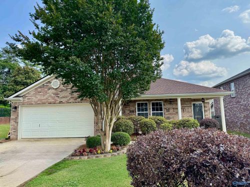 2401 Bell Manor Dr Sw, Huntsville, AL, 35803-3428 | Card Image