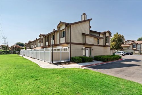 unit-104-8939 Gallatin Rd, Pico Rivera, CA, 90660-1690 | Card Image