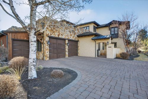 65653 Swallows Nest Ln, Bend, OR, 97701-1077 | Card Image