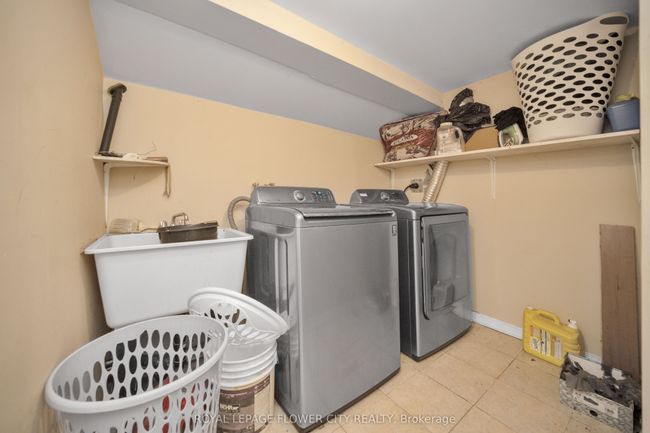 33 Fiddleneck Cres, House other with 4 bedrooms, 4 bathrooms and 4 parking in Brampton ON | Image 34