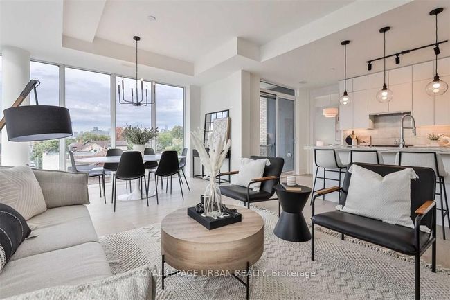 402 - 495 Logan Ave, Condo with 3 bedrooms, 2 bathrooms and null parking in Toronto ON | Image 8