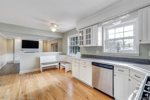 19071 Coachwood Rd, Riverview, MI, 48193-7805 | Card Image