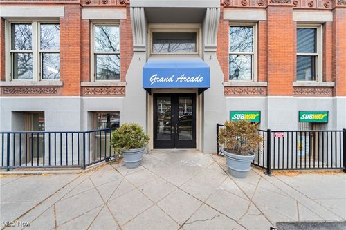 apt-505-408 W Saint Clair Ave, Cleveland, OH, 44113-1519 | Card Image