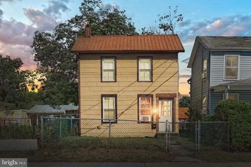 422 S Washington St, Gettysburg, PA, 17325-2525 | Card Image