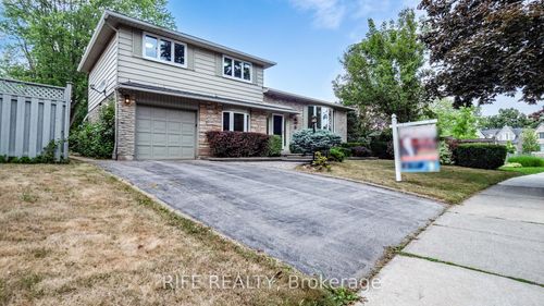 2137 Hixon St, Oakville, ON, L6L1T3 | Card Image