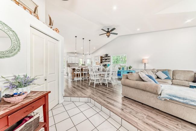 6305 Duncan Place, House other with 4 bedrooms, 3 bathrooms and 4 parking in Olds AB | Image 5