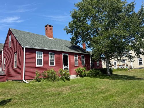 5 Chestnut St, Vinalhaven, ME, 04863-3917 | Card Image