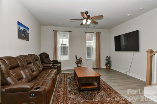 421 Spearfield Ln, Charlotte, NC, 28205-1486 | Card Image