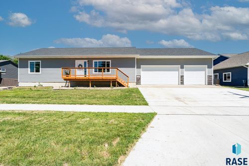 220 N Elm St Street, Lennox, SD, 57039 | Card Image