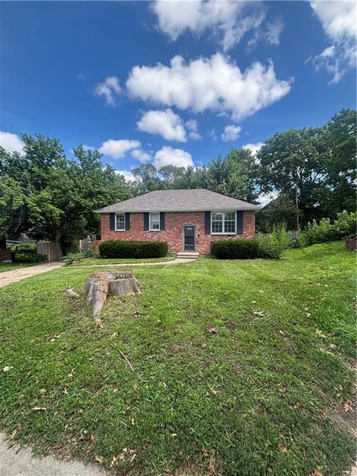 1908 Sw 2nd St, Lee's Summit, MO, 64081-1756 | Card Image