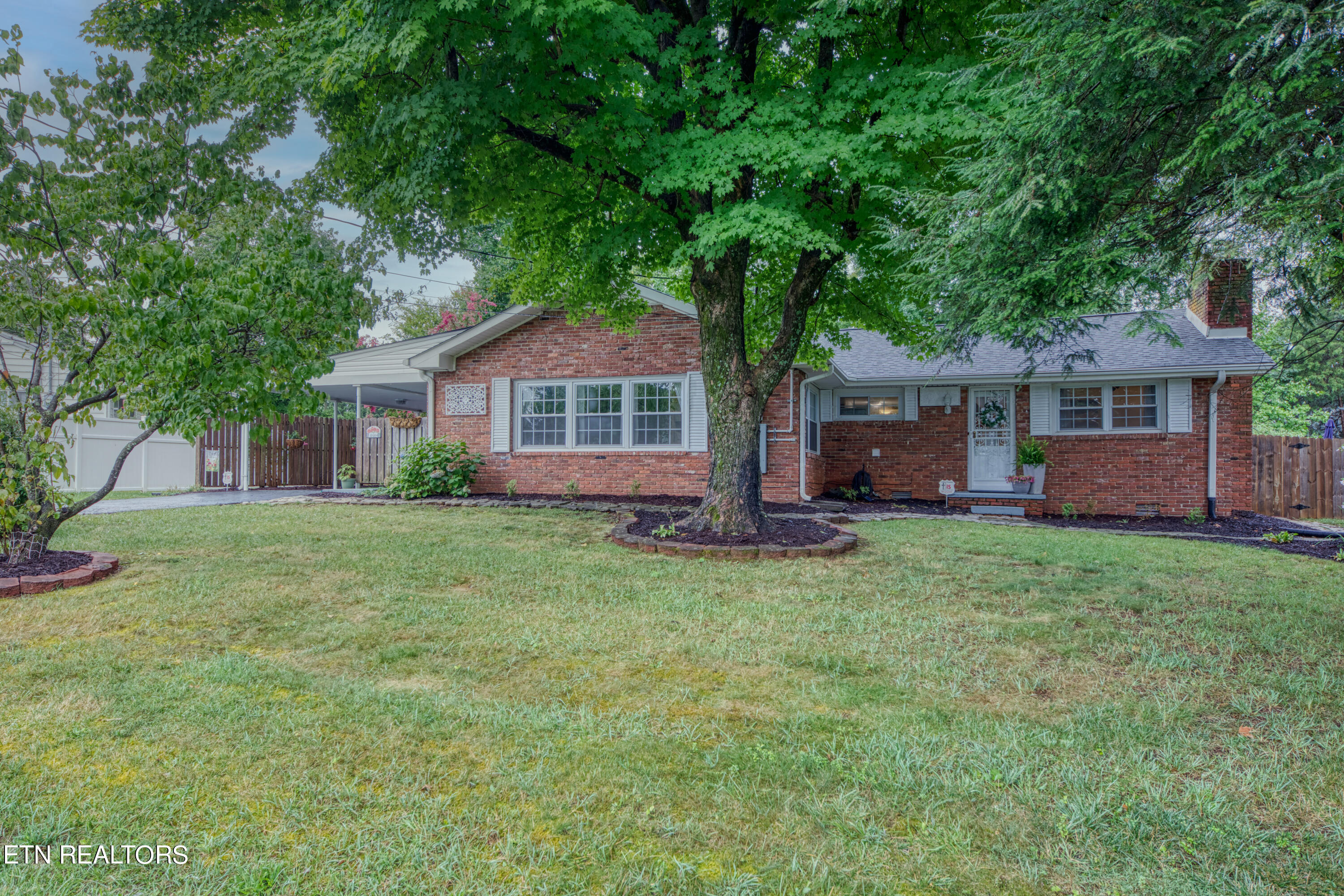 Tanglewood Rd, Knoxville, TN 37912